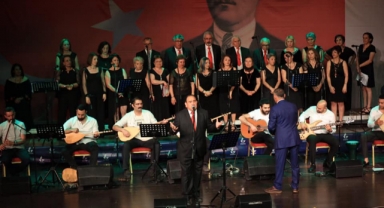 Güzelbahçe Türk Halk Müziği Korosu’ndan muhteşem konser