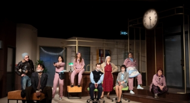 İzmir Şehir Tiyatroları’na 8 ödül birden!