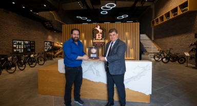 KARŞIYAKA’DA ESKİ BİSİKLETLER İYİLİĞE DÖNÜŞÜYOR