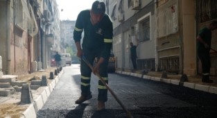 Konak’ın sokaklarında yoğun çalışma