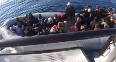 Lastik botla Avrupa'ya kaçmaya çalıştılar: 29 göçmen yakalandı
