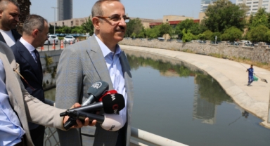 Sürekli’den Soyer’e ‘Günaydın’ mesaji: İzmir hala kokuyor! 