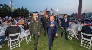 Tarihi Havagazı Fabrikası’nda şükran sofrası kuruldu