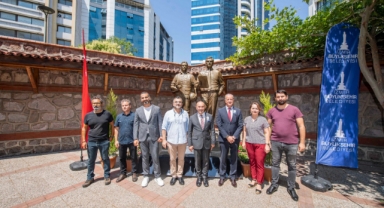 Ahmet Piriştina heykeli APİKAM’da açıldı