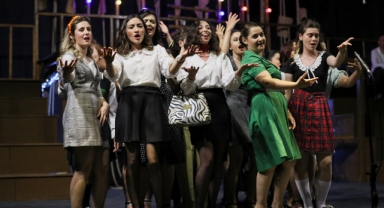 ALBET Tiyatrosu ‘Rumuz Goncagül’ ile Sahne Aldı