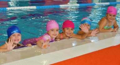 Aliağa Gençlik Merkezi’nde Yaz Dönemi Yüzme Kursları Başlıyor