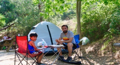 Babalar ve çocuklar kampta buluştu