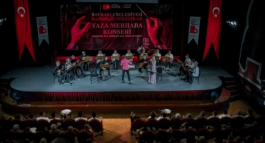 Bayraklı Mandolin Orkestrası ‘yaza merhaba’ dedi