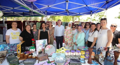 Bayraklı’nın üreten kadınları el emeklerini sergiledi