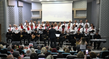 Bornova’da sağlık emekçileri anısına konser