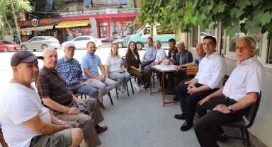 CHP'den Menderes'te esnaf çıkarması