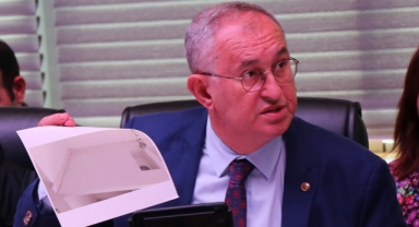 CHP'li Sertel'den TOKİ'ye tepki: Depremzede konutları kusurlu çıktı