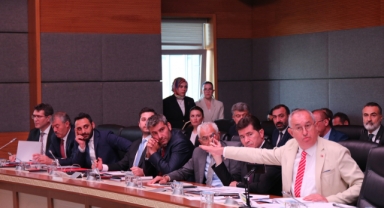 CHP'li Sertel'den TRT eski genel müdürüne tepki: Giderayak binin üzerinde anlaşma! 