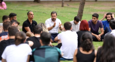 CHP'li Yücel, Dokuz Eylül öğrencileriyle bir araya geldi