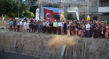 Cumhuriyet Apartmanı’nın temeli atıldı!