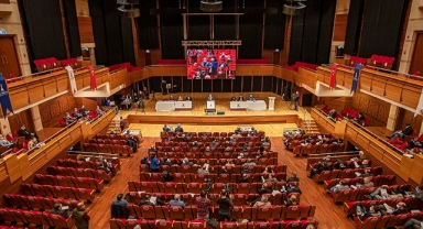 İzmir'in bitmeyen kokusu yine meclis gündeminde