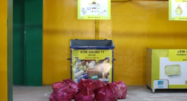 Narlıdere'de atık ilaçlar toplanıyor 