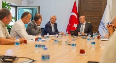 Soyer'den afetin vurduğu 7 mahalleye destek: Elimizden ne geliyorsa yapacağız