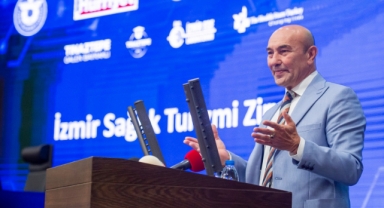 Soyer Sağlık Zirvesi’nde konuştu: İade-i itibar peşindeyiz