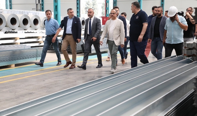 AK Partili Sürekli'den koku eleştirisi: Torbalı'ya kadar gelmiş