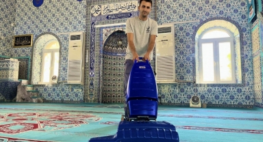 Aliağa’da Cadde, Sokak ve İbadethaneler Bayrama Hazır