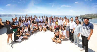 Barışın sesi Bayraklı’dan yükseldi!