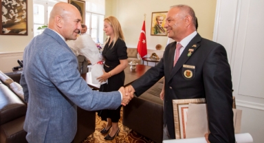 Başkan Soyer’e teşekkür ziyareti