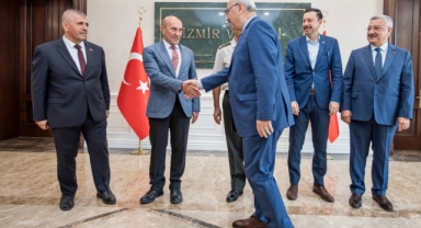 Başkan Soyer Valilik’teki bayramlaşma törenine katıldı