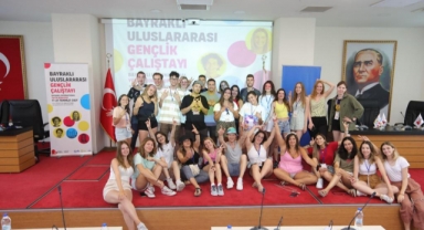 Bayraklı'da 'Uluslararası Gençlik Festivali' başladı