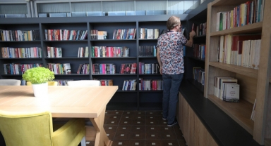 Bayraklı’nın ilk ‘kitap kafe’si hizmete girdi