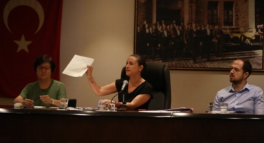 Belgelerle konuşan Sengel’e meclisten tam destek 