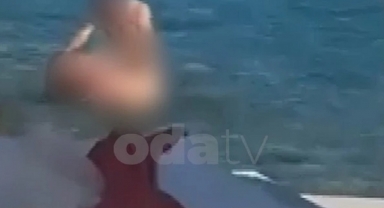 İzmir'de güpegündüz denizde ilişkiye girdiler! 