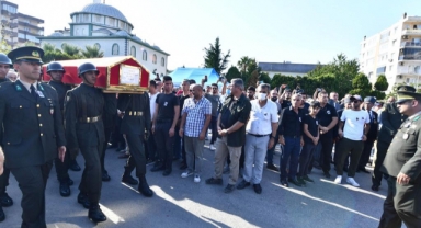 İzmir şehidini uğurladı