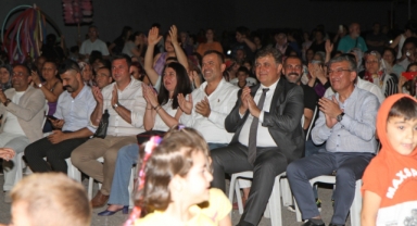 Karşıyaka Cumhuriyet Mahallesi’nde şenlik coşkusu