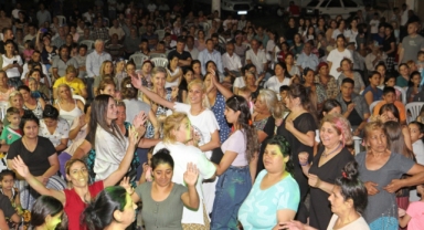 Karşıyaka Örnekköy Mahallesi’nde Roman şenliği coşkusu