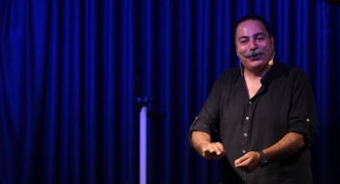 Karşıyakalı Oyuncu Yüksel Ünal ile Bostanlı Suat Taşer Tiyatrosunda, 