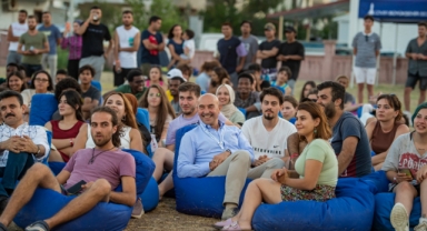 Soyer gençlerle bir arada: Gençler bu memleketi değiştirme potansiyeline sahip