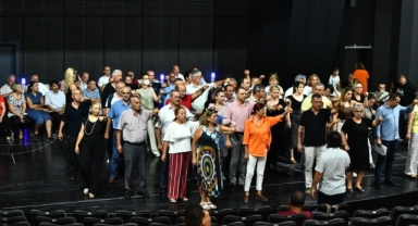 100 muhtardan İzmir'e 100'üncü yıl hediyesi