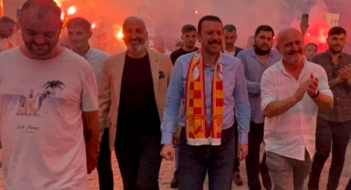 AK Partili Kaya, Soyer’i hedef aldı: Becerisizlikte kendisiyle yarışıyor!