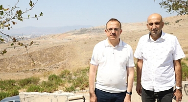 AK Partili Sürekli'den koku çıkışı: İzmir’i uçurumdan yuvarlıyorlar 