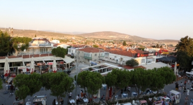 Alaçatı Değirmen ve Hacımemiş Kafe hizmete açıldı 