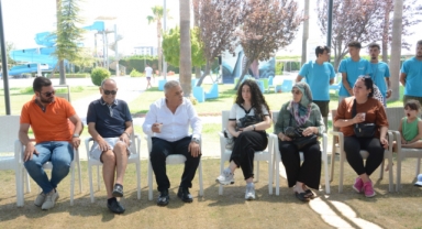 Başkan Tekin, yüzme kursunu ziyaret etti