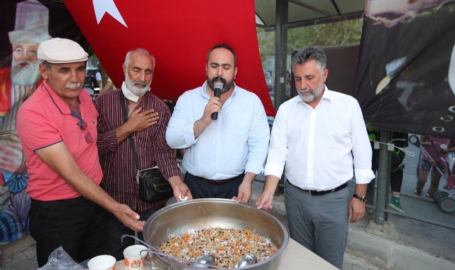 Bayraklı Belediyesinden aşure etkinliği