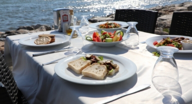 Bayraklı’da ‘Vegan ve Glütensiz Menü’ dönemi