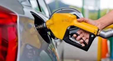 Benzin ve motorine beklenen indirim geliyor