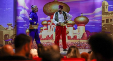 Bucalı çocuklar yaz tiyatrosunu sevdi