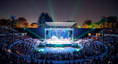 Bülent Ortaçgil'den Kültürpark'ta 50. yıl konseri