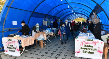 Çiğli'nin emektar kadınlarından üniversite öğrencilerine burs desteği