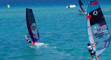 Dünya sörfünde şampiyonlar belli oldu