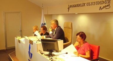 Güzelbahçe Belediyesi`nden öğrencilerine kırtasiye desteği